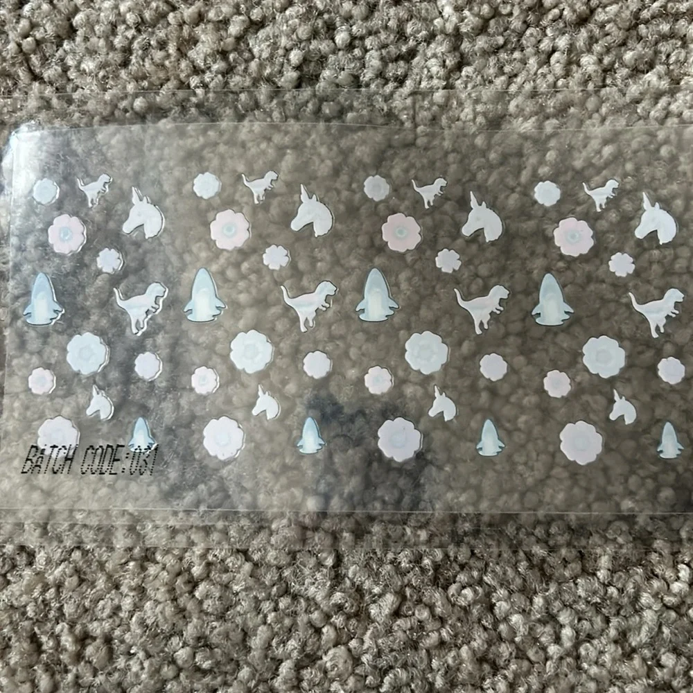 NEW Coach Nail Set - Picture 6 of 7